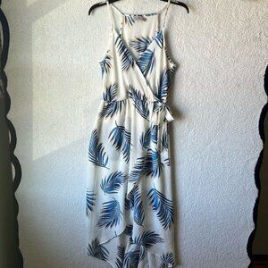 Dream of Me sleeveless white dress with blue palm leaf pattern size medium